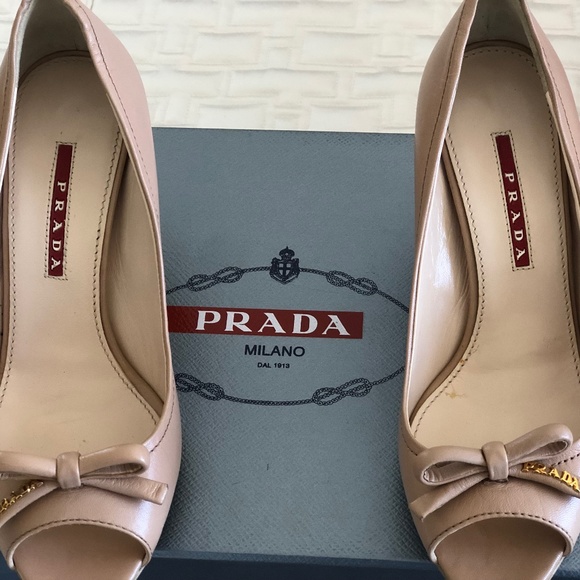 PRADA Leather Pumps ** NEW** SIZE 5.5  IT 35.5 - Picture 2 of 7
